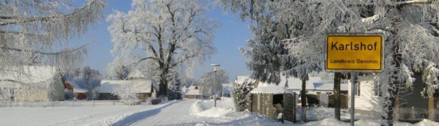 Dorfeinfahrt im Winter